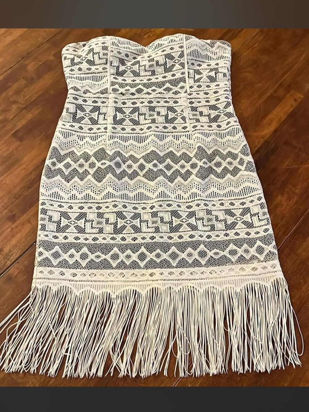 Maniju Lace Strapless Dress - large